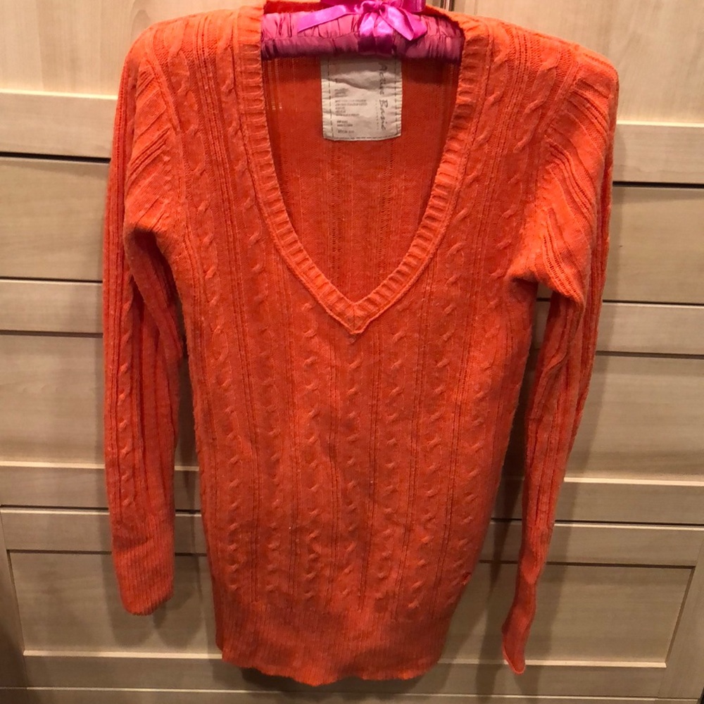 ORANGE V NECK SWEATER SIZE L